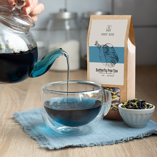 Schmetterlingsblütentee - der blaue Tee aus Clitoria ternatea. Entdecken Sie seine Eigenschaften und Anwendungen!
